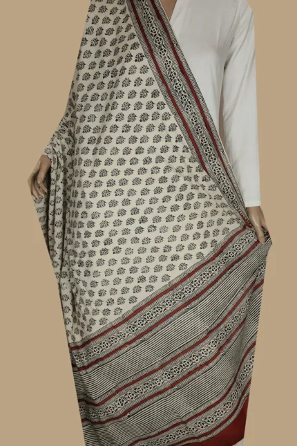 Motifs on Cream Block Printed Mul Cotton Dupatta