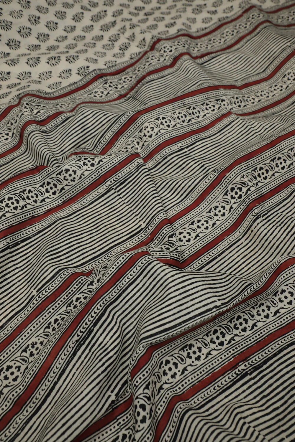 Motifs on Cream Block Printed Mul Cotton Dupatta - Image 2